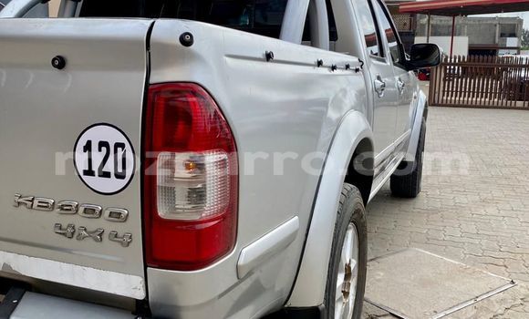 Comprar Usado Isuzu KB Prata Carro em Maputo em Maputo Comprar Usado Isuzu KB Prata Carro em Maputo em Maputo