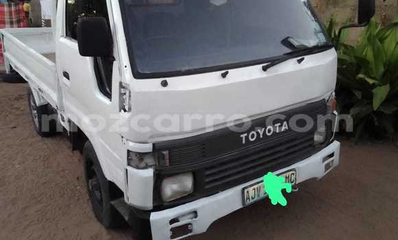 Comprar Usado Toyota HiAce Branco Caminhão em Maputo em Maputo Comprar Usado Toyota HiAce Branco Caminhão em Maputo em Maputo