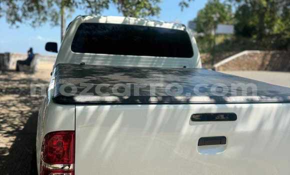 Comprar Usado Toyota Hilux Branco Carro em Maputo em Maputo Comprar Usado Toyota Hilux Branco Carro em Maputo em Maputo