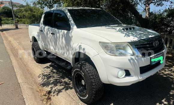Buy Used Toyota Hilux White Car in Maputo in Maputo Buy Used Toyota Hilux White Car in Maputo in Maputo