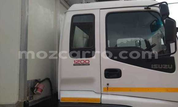 Comprar Usado Isuzu FTR 850 Branco Caminhão em Maputo em Maputo Comprar Usado Isuzu FTR 850 Branco Caminhão em Maputo em Maputo