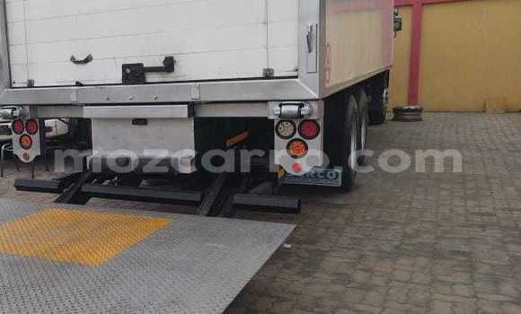 Comprar Usado Isuzu FTR 850 Branco Caminhão em Maputo em Maputo Comprar Usado Isuzu FTR 850 Branco Caminhão em Maputo em Maputo