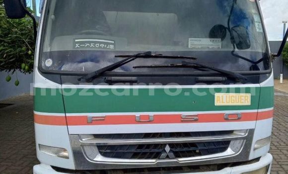 Comprar Usado Mitsubishi Canter Branco Caminhão em Maputo em Maputo