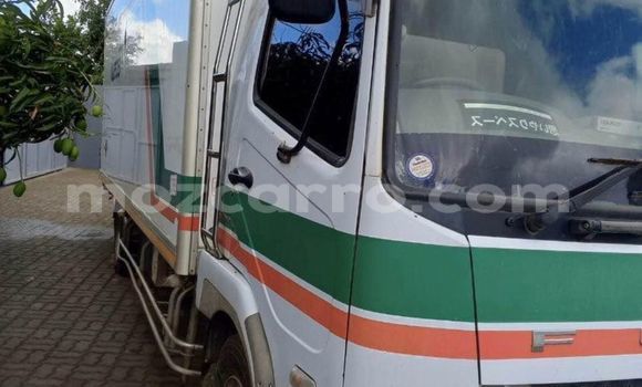 Comprar Usado Mitsubishi Canter Branco Caminhão em Maputo em Maputo Comprar Usado Mitsubishi Canter Branco Caminhão em Maputo em Maputo
