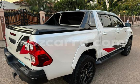 Comprar Novo Toyota Hilux Branco Carro em Maputo em Maputo Comprar Novo Toyota Hilux Branco Carro em Maputo em Maputo