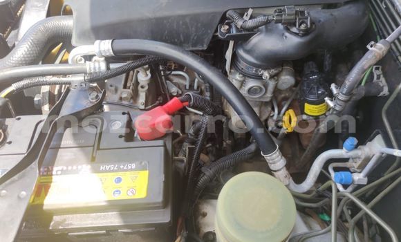 Nunua Ilio tumika Isuzu KB Nyingine Gari ndani ya Maputo nchini Maputo Nunua Ilio tumika Isuzu KB Nyingine Gari ndani ya Maputo nchini Maputo