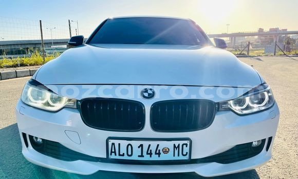 Comprar Usado BMW 3-Series Branco Carro em Maputo em Maputo
