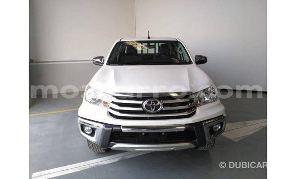 Nunua Imported Toyota Hilux Nyeupe Gari ndani ya Import - Dubai nchini Cabo Delgado Nunua Imported Toyota Hilux Nyeupe Gari ndani ya Import - Dubai nchini Cabo Delgado