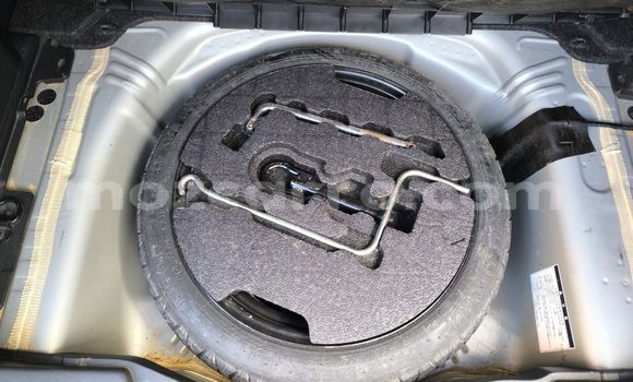 Comprar Usado Toyota Ractis Prata Carro em Maputo em Maputo Comprar Usado Toyota Ractis Prata Carro em Maputo em Maputo