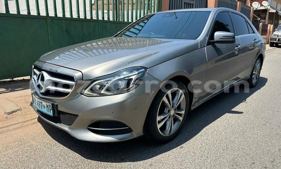 Comprar Usado Mercedes-Benz E-Classe De outros Carro em Maputo em Maputo