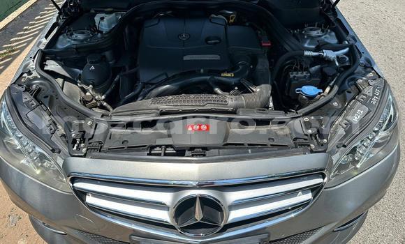 Nunua Ilio tumika Mercedes-Benz E-Classe Nyingine Gari ndani ya Maputo nchini Maputo Nunua Ilio tumika Mercedes-Benz E-Classe Nyingine Gari ndani ya Maputo nchini Maputo