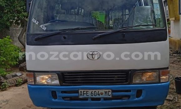 Comprar Usado Toyota Coaster Branco Carro em Maputo em Maputo