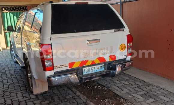 Tenga Tsaru Isuzu D-MAX Chena Mota in Maputo in Maputo Tenga Tsaru Isuzu D-MAX Chena Mota in Maputo in Maputo