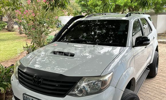 Comprar Novo Toyota Fortuner Branco Carro em Maputo em Maputo Comprar Novo Toyota Fortuner Branco Carro em Maputo em Maputo
