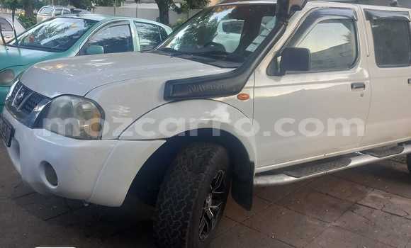 Tenga Tsaru Nissan Hardbody Chena Mota in Maputo in Maputo