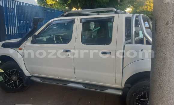 Nunua Ilio tumika Nissan Hardbody Nyeupe Gari ndani ya Maputo nchini Maputo Nunua Ilio tumika Nissan Hardbody Nyeupe Gari ndani ya Maputo nchini Maputo