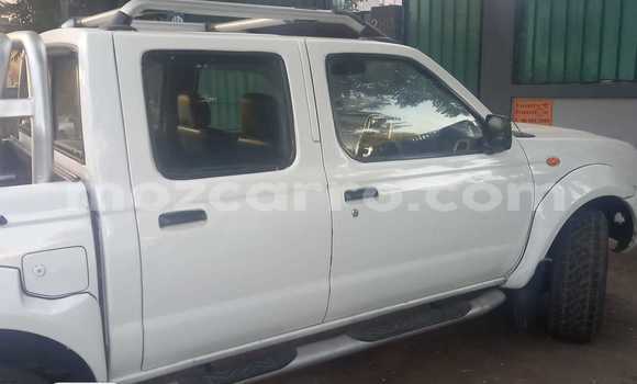 Nunua Ilio tumika Nissan Hardbody Nyeupe Gari ndani ya Maputo nchini Maputo Nunua Ilio tumika Nissan Hardbody Nyeupe Gari ndani ya Maputo nchini Maputo