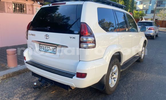 Nunua Ilio tumika Toyota Land Cruiser Prado Nyeupe Gari ndani ya Maputo nchini Maputo Nunua Ilio tumika Toyota Land Cruiser Prado Nyeupe Gari ndani ya Maputo nchini Maputo