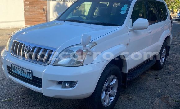Nunua Ilio tumika Toyota Land Cruiser Prado Nyeupe Gari ndani ya Maputo nchini Maputo Nunua Ilio tumika Toyota Land Cruiser Prado Nyeupe Gari ndani ya Maputo nchini Maputo