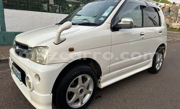 Buy Used Daihatsu Terios White Car in Maputo in Maputo