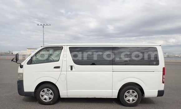 Comprar Usado Toyota Hiace Branco Carro em Maputo em Maputo Comprar Usado Toyota Hiace Branco Carro em Maputo em Maputo