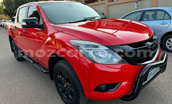 Comprar Usado Mazda BT-50 Vermelho Carro em Maputo em Maputo Comprar Usado Mazda BT-50 Vermelho Carro em Maputo em Maputo