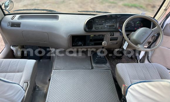 Nunua Ilio tumika Toyota Coaster Nyeupe Gari ndani ya Maputo nchini Maputo Nunua Ilio tumika Toyota Coaster Nyeupe Gari ndani ya Maputo nchini Maputo