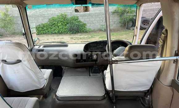 Nunua Ilio tumika Toyota Coaster Nyeupe Gari ndani ya Maputo nchini Maputo Nunua Ilio tumika Toyota Coaster Nyeupe Gari ndani ya Maputo nchini Maputo