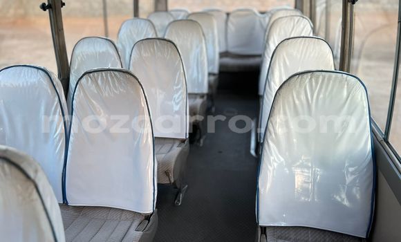 Nunua Ilio tumika Toyota Coaster Nyeupe Gari ndani ya Maputo nchini Maputo Nunua Ilio tumika Toyota Coaster Nyeupe Gari ndani ya Maputo nchini Maputo