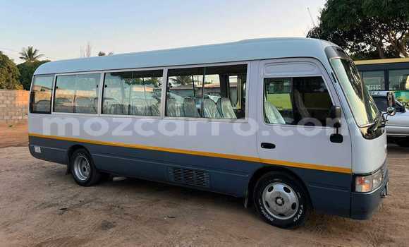 Nunua Ilio tumika Toyota Coaster Nyeupe Gari ndani ya Maputo nchini Maputo Nunua Ilio tumika Toyota Coaster Nyeupe Gari ndani ya Maputo nchini Maputo