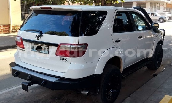 Tenga Tsaru Toyota Fortuner Chena Mota in Maputo in Maputo