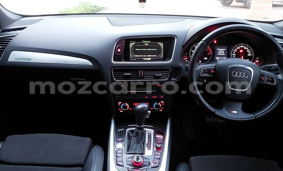 Nunua Ilio tumika Audi Q5 Nyeusi Gari ndani ya Maputo nchini Maputo Nunua Ilio tumika Audi Q5 Nyeusi Gari ndani ya Maputo nchini Maputo