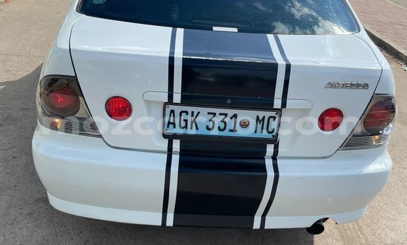 Nunua Ilio tumika Toyota Altezza Nyeupe Gari ndani ya Maputo nchini Maputo Nunua Ilio tumika Toyota Altezza Nyeupe Gari ndani ya Maputo nchini Maputo