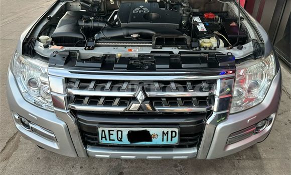 Nunua Ilio tumika Mitsubishi Pajero Nyingine Gari ndani ya Maputo nchini Maputo Nunua Ilio tumika Mitsubishi Pajero Nyingine Gari ndani ya Maputo nchini Maputo