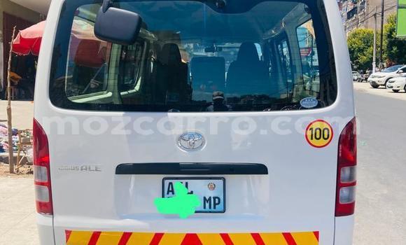 Nunua Ilio tumika Toyota Hiace Nyeupe Gari ndani ya Maputo nchini Maputo Nunua Ilio tumika Toyota Hiace Nyeupe Gari ndani ya Maputo nchini Maputo
