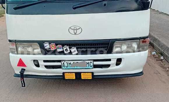 Comprar Usado Toyota Coaster Branco Carro em Maputo em Maputo
