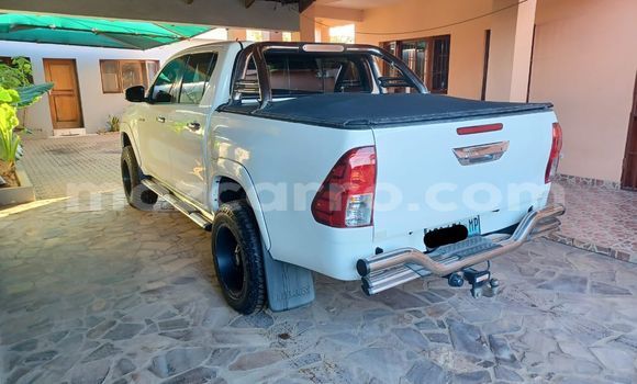 Comprar Usado Toyota Hilux Branco Carro em Maputo em Maputo Comprar Usado Toyota Hilux Branco Carro em Maputo em Maputo