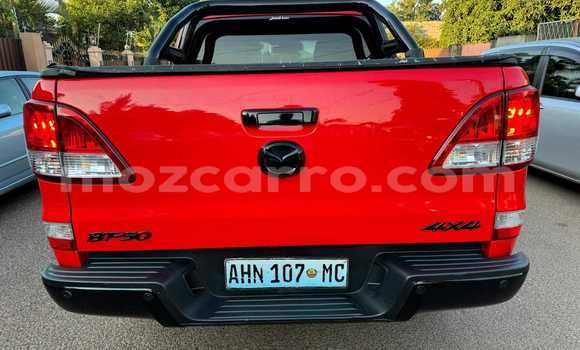 Comprar Usado Mazda BT-50 Vermelho Carro em Maputo em Maputo Comprar Usado Mazda BT-50 Vermelho Carro em Maputo em Maputo