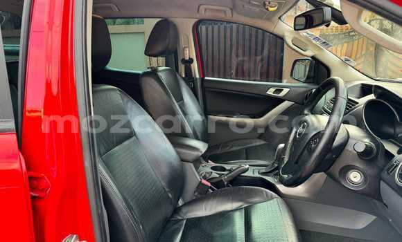 Comprar Usado Mazda BT-50 Vermelho Carro em Maputo em Maputo Comprar Usado Mazda BT-50 Vermelho Carro em Maputo em Maputo