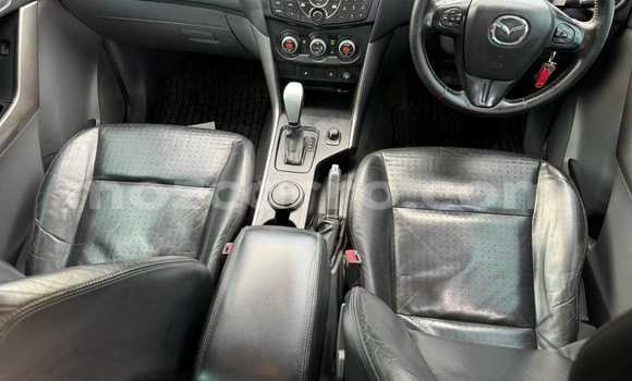 Comprar Usado Mazda BT-50 Vermelho Carro em Maputo em Maputo Comprar Usado Mazda BT-50 Vermelho Carro em Maputo em Maputo