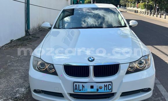 Comprar Usado BMW 3-Series Branco Carro em Maputo em Maputo