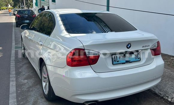 Nunua Ilio tumika BMW 3-Series Nyeupe Gari ndani ya Maputo nchini Maputo Nunua Ilio tumika BMW 3-Series Nyeupe Gari ndani ya Maputo nchini Maputo