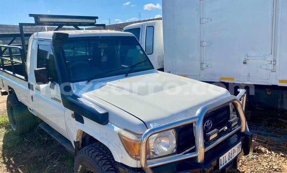 Buy Used Toyota Land Cruiser White Car in Maputo in Maputo Buy Used Toyota Land Cruiser White Car in Maputo in Maputo