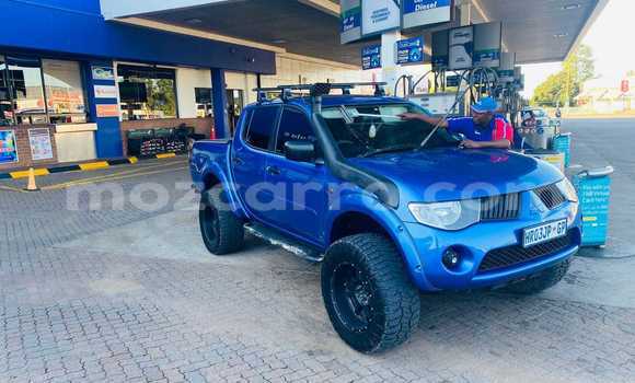 Comprar Usado Mitsubishi Colt Azul Carro em Maputo em Maputo Comprar Usado Mitsubishi Colt Azul Carro em Maputo em Maputo