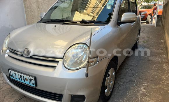 Nunua Ilio tumika Toyota Sienta Fedha Gari ndani ya Maputo nchini Maputo