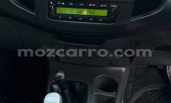 Nunua Ilio tumika Toyota Hilux Nyeupe Gari ndani ya Maputo nchini Maputo Nunua Ilio tumika Toyota Hilux Nyeupe Gari ndani ya Maputo nchini Maputo