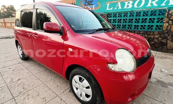 Tenga Tsaru Toyota Sienta Tsvuku Mota in Maputo in Maputo Tenga Tsaru Toyota Sienta Tsvuku Mota in Maputo in Maputo