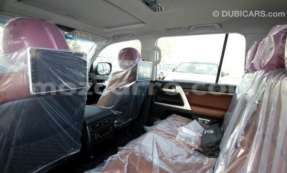Nunua Imported Toyota Land Cruiser Nyeusi Gari ndani ya Import - Dubai nchini Cabo Delgado Nunua Imported Toyota Land Cruiser Nyeusi Gari ndani ya Import - Dubai nchini Cabo Delgado