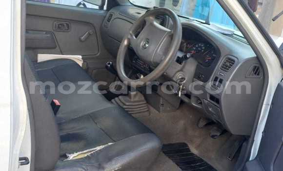 Comprar Usado Nissan Hardbody Branco Carro em Maputo em Maputo Comprar Usado Nissan Hardbody Branco Carro em Maputo em Maputo