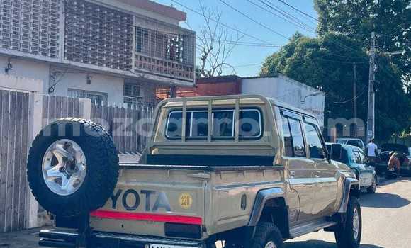 Nunua Ilio tumika Toyota Land Cruiser Brown Gari ndani ya Maputo nchini Maputo Nunua Ilio tumika Toyota Land Cruiser Brown Gari ndani ya Maputo nchini Maputo